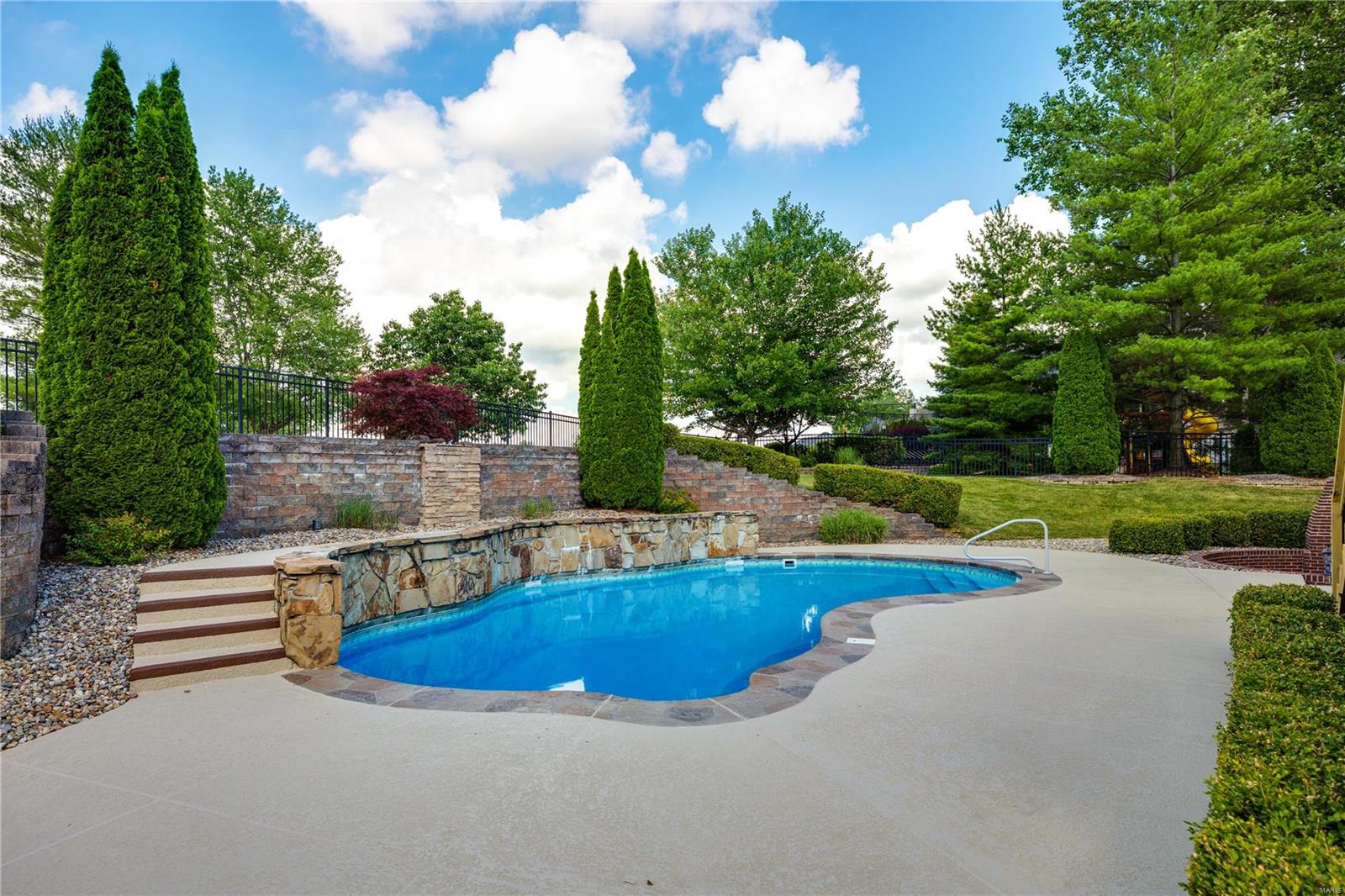 Sunset Hills Estate - Residential