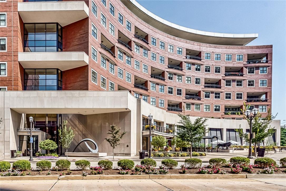 Bright, south-facing 2,400SF split BR plan w/2 en suite BRs/2.5BA. Neutral palette, great bldg location. On the architectural curve with a huge terrace that provides more than 1,500SF outdoor space w/fantastic urban views. Step out onto terrace from living areas & 2nd BR. Wonderful for entertaining, every room has a terrace view. Warm Brazilian cherry hardwood floors. Open LR/DR w/TV & gas FP. Newer carpet in BRs. Well-planned chef’s delight kitchen w/Wolf, Sub-Zero appliances, Asko dishwasher, double ovens, beautiful granite counters, custom cabinets w/lots of storage and breakfast bar. Cozy den. Master suite w/deluxe spa bath, 2 large custom closets, jetted tub, huge shower, WC, heated floors. Office niche. 5 TVs, Surround Sound, Gas Grill, Washer & Dryer. Bldg amenities: 24-hr front desk attendant, valet, on-site mgr, concierge, club/media rm w/kitchen, fitness ctr, garden w/dog park, secure/heated garage w/2 spaces, storage locker, bicycle storage. Location: Interior Unit