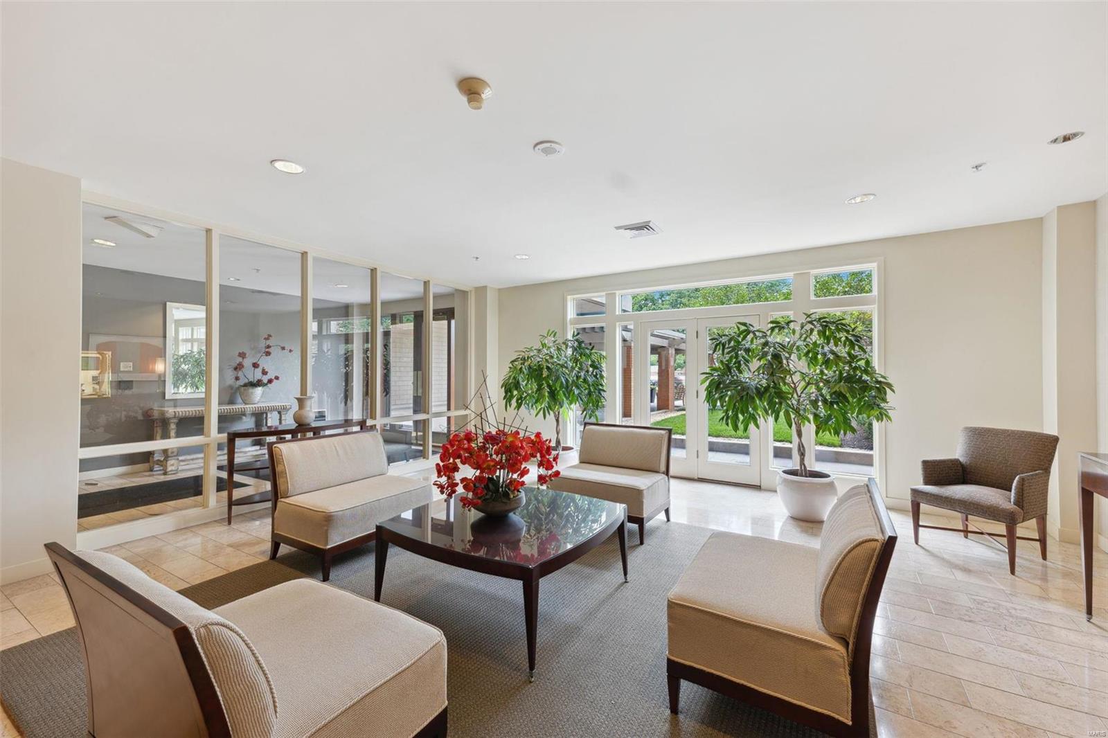 Residence at 800 S Hanley A Condominium - Residential