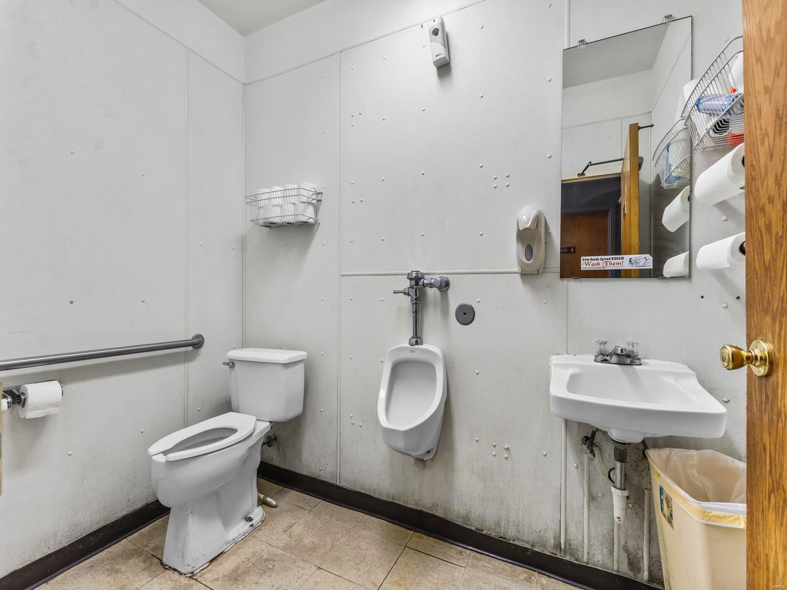Richardson Square 03 - Commercial Sale