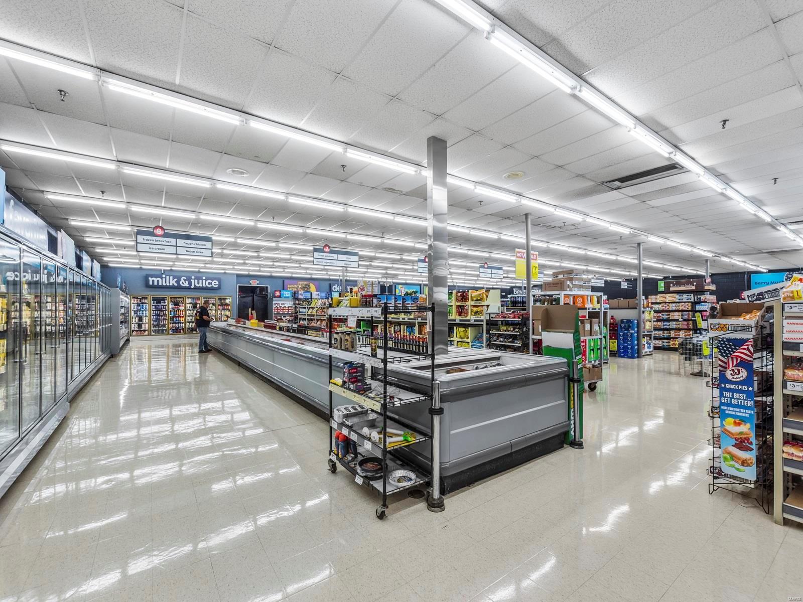 Richardson Square 03 - Commercial Sale