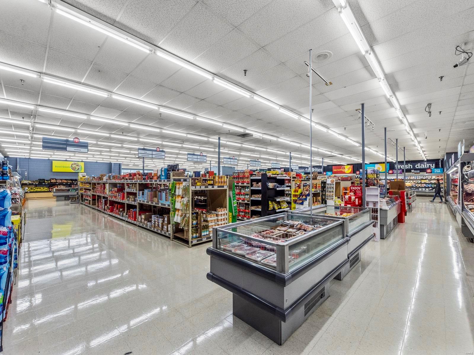 Richardson Square 03 - Commercial Sale