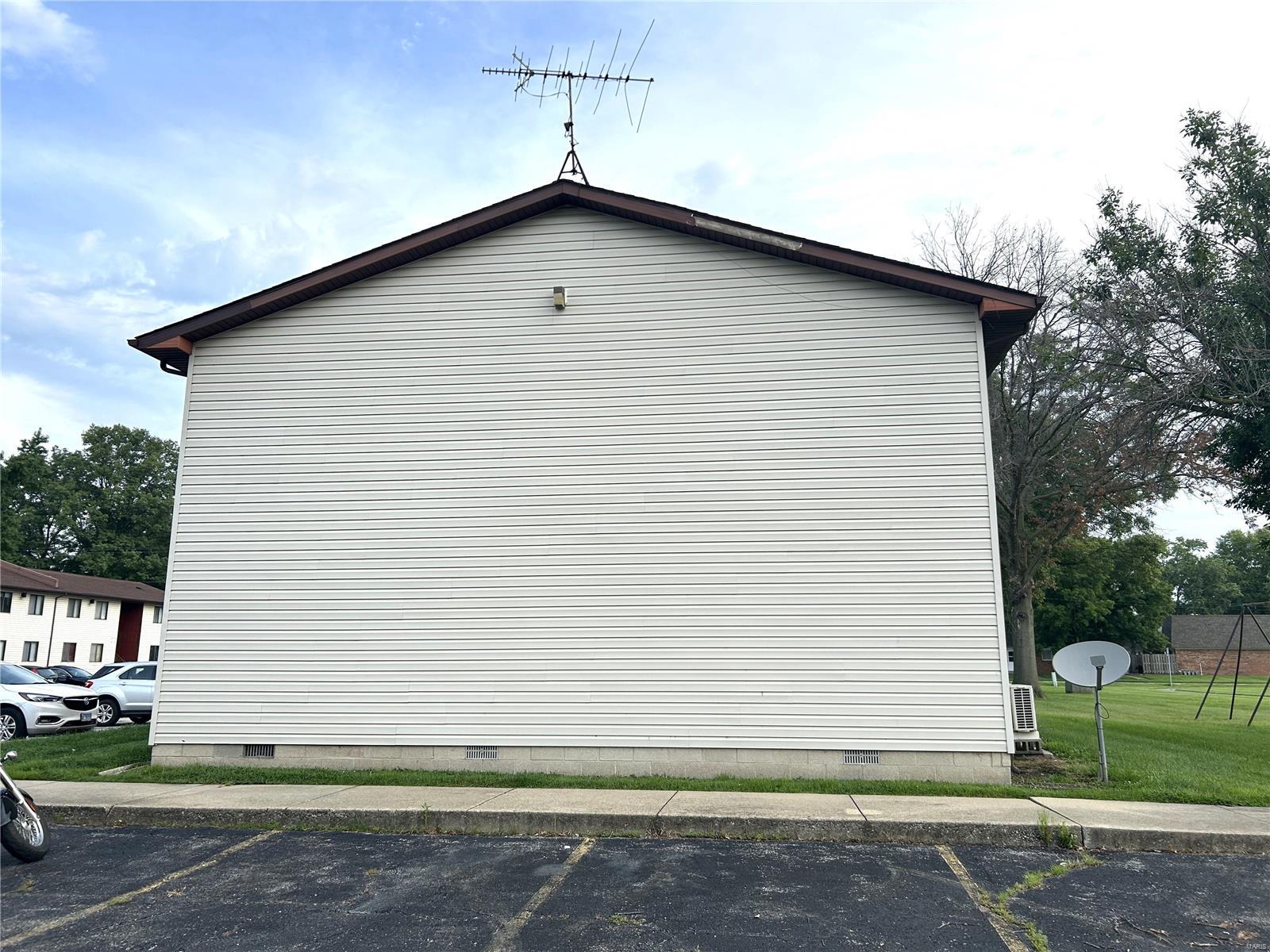 9th st - Residential Income