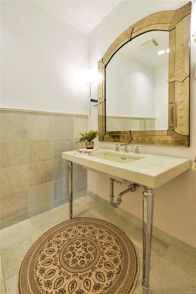Crescent Condo - Residential