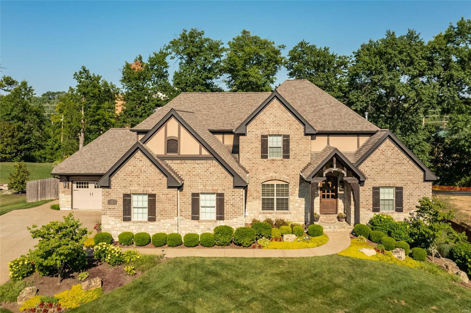 Ladue Court - Residential