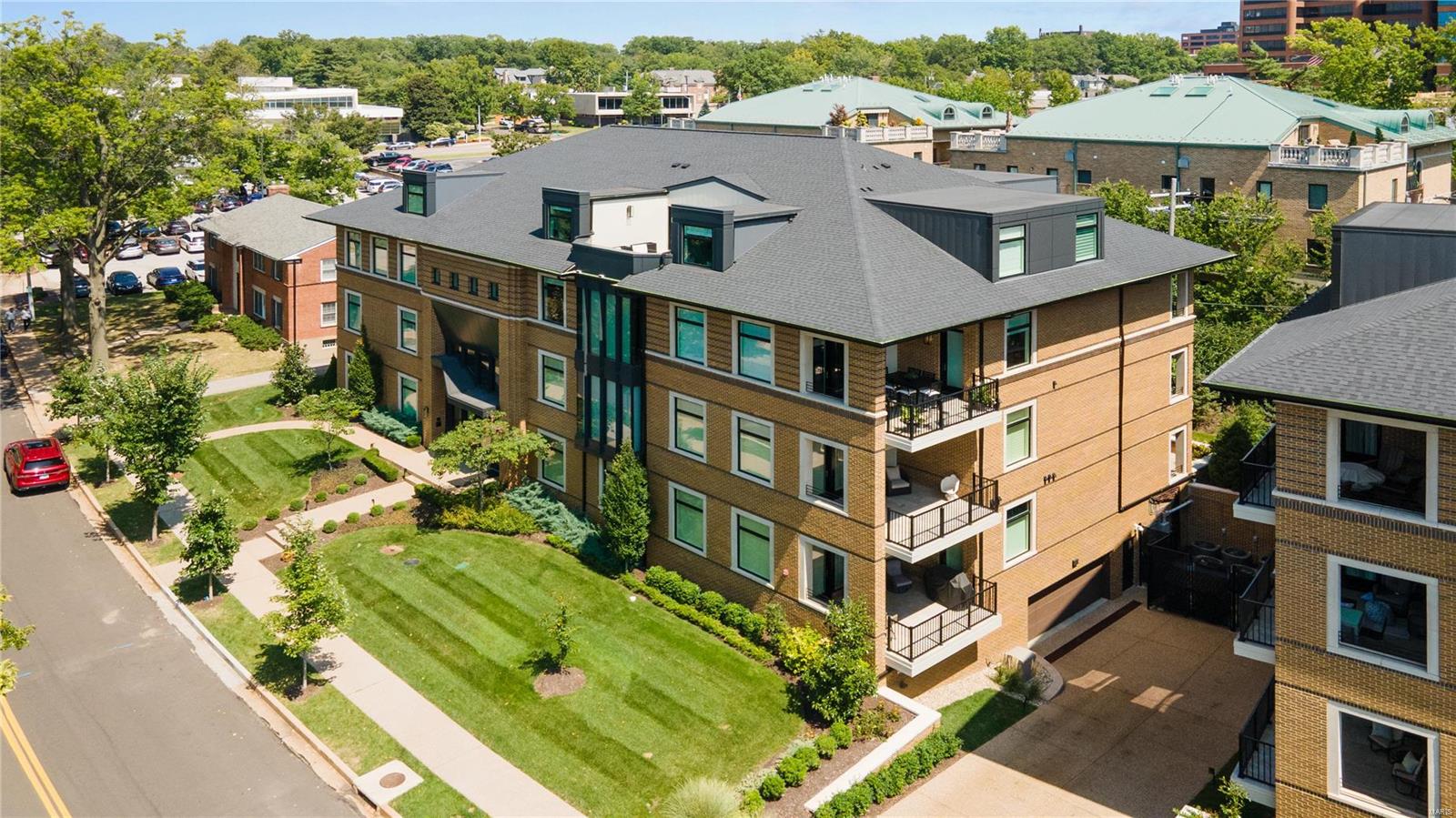 Pearl Condo The - Residential