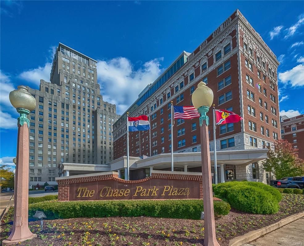 $75,000 PRICE REDUCTION and NEWLY STAGED...MUST SEE-Light filled large condo. This condo has great open space & lots of it! Situated facing West, the much sought after Park view is now available. Kitchen, Dining Room, Living Room and Family room are filled w/a wall of windows overlooking Forest Park. The Master suite has its own wing and features a large Master bedroom, large office, complete Master bath and 2 large custom built walk-in closets. The 2nd & 3rd bedroom are spacious with large closets and are complete w/a Jack n Jill bath. With almost 3300 square feet of living space this condo has great Family and Entertaining space. This open floor plan provides the art collector with many walls to display their treasures. 2 assigned garage spaces, a large private storage room, 3rd flr Garden terrace, Savoy Club room, concierge, valet, property manager & security are all part of the experience of living at the Private Residences. A Large living room and family room complete this condo! Location: Corner Location