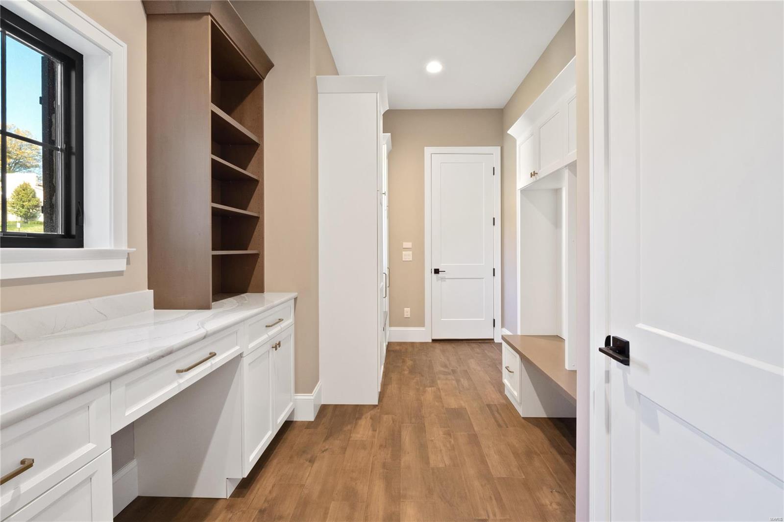 WILLIAMSBURG ESTATES - Residential