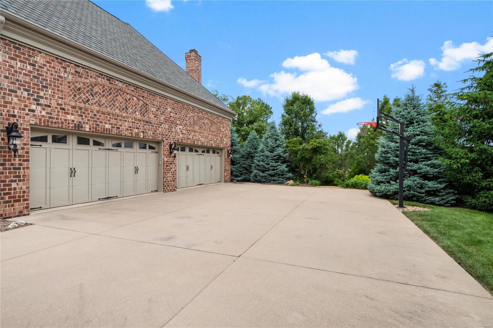 Estates at Far Oaks - Residential