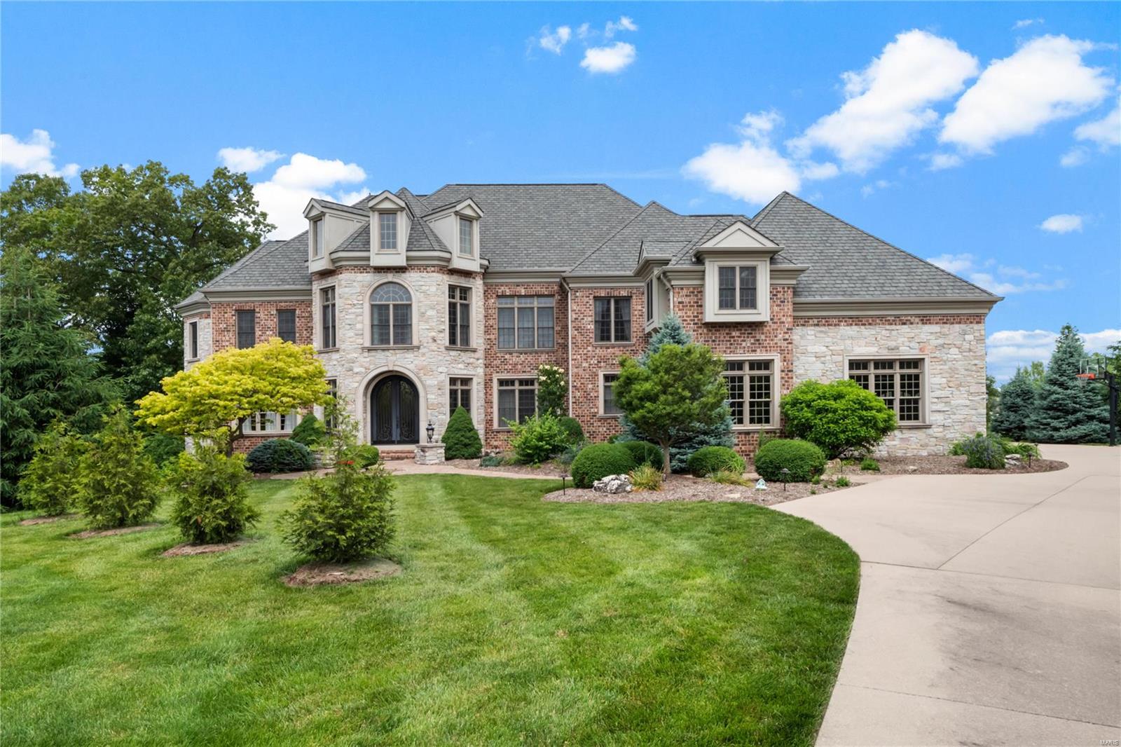 Estates at Far Oaks - Residential