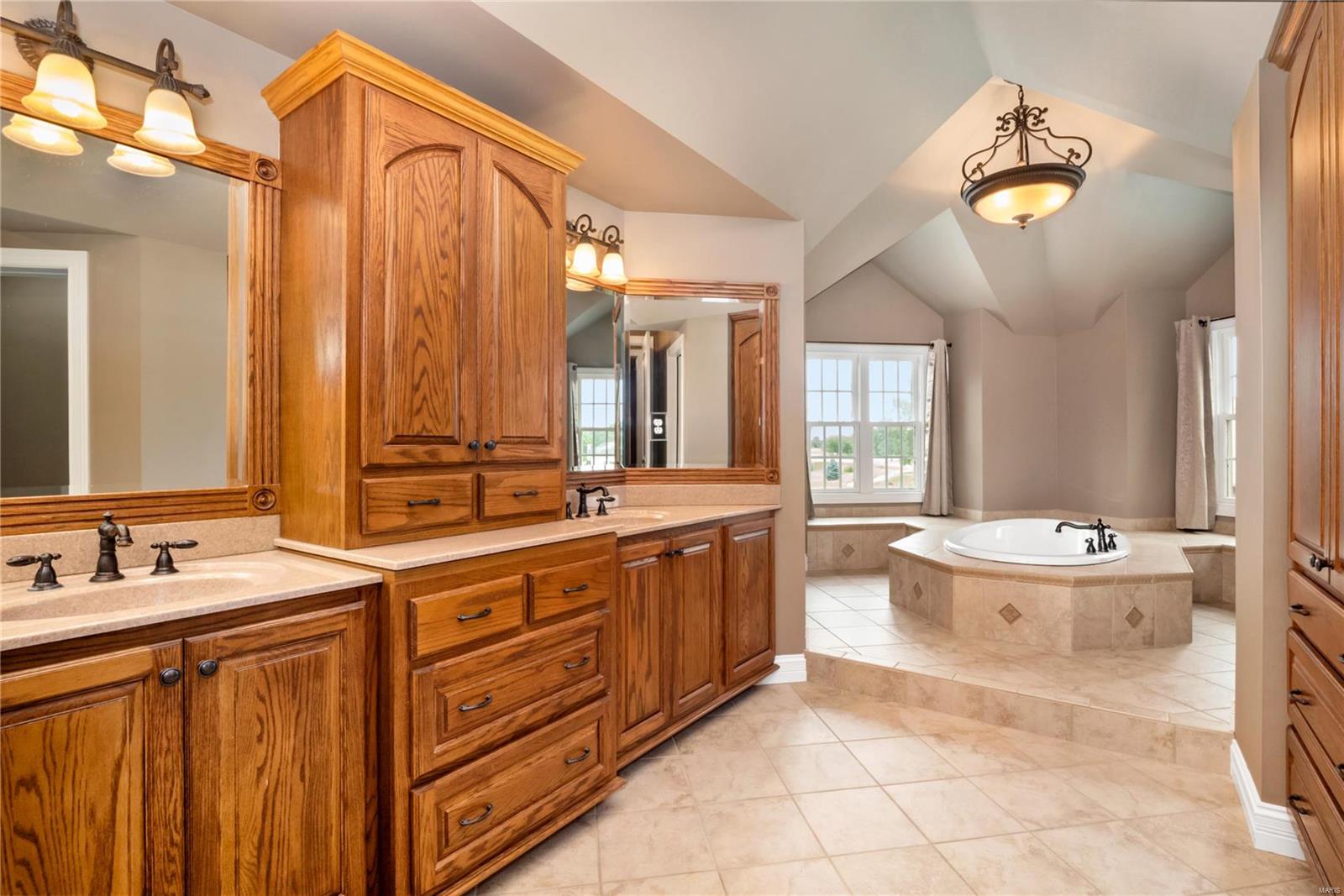 Estates at Far Oaks - Residential