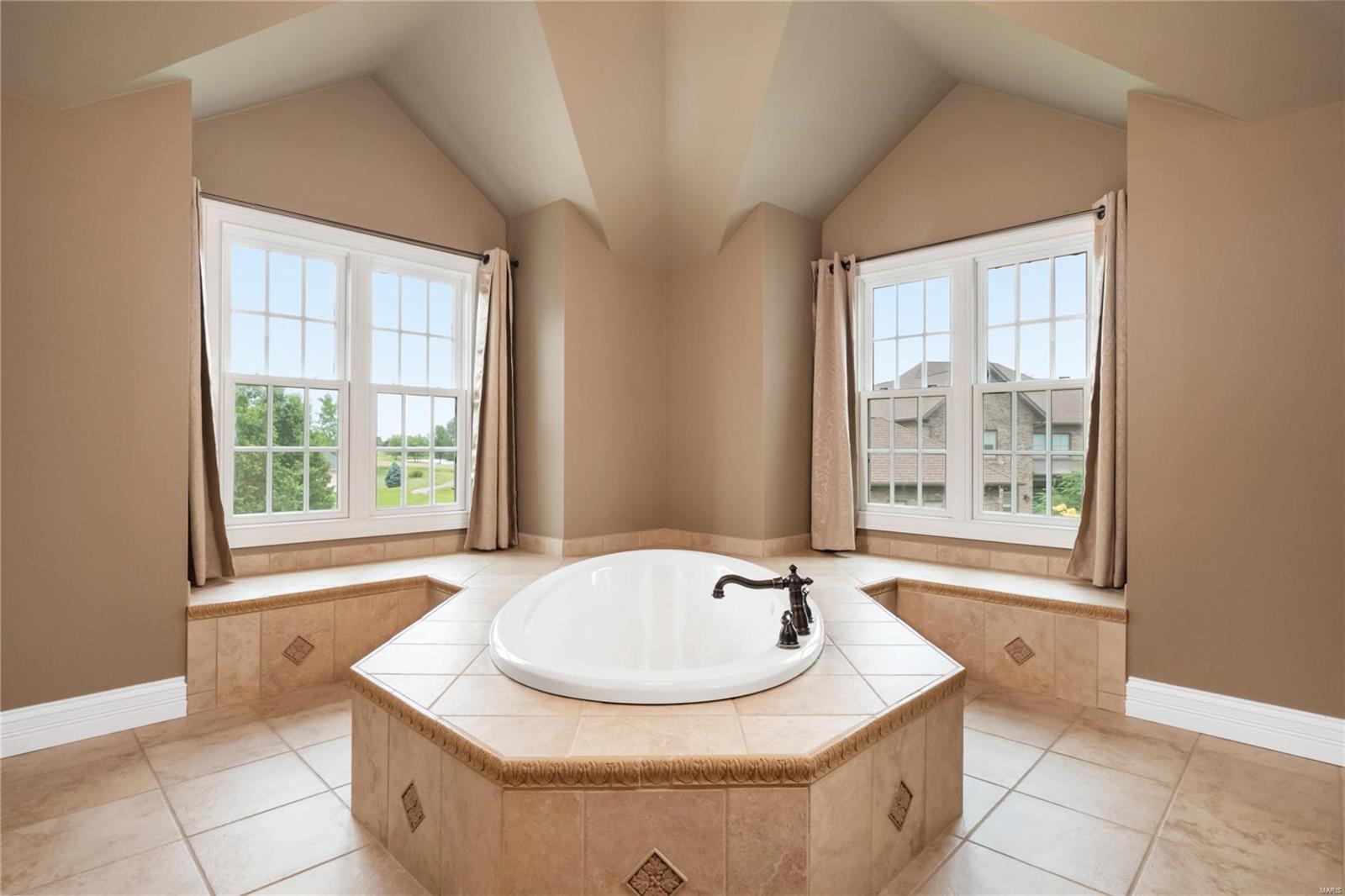 Estates at Far Oaks - Residential