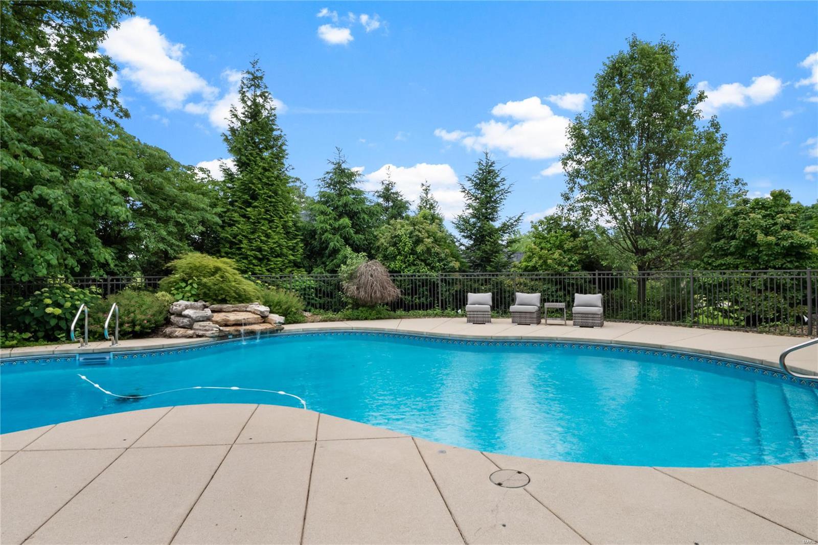 Estates at Far Oaks - Residential