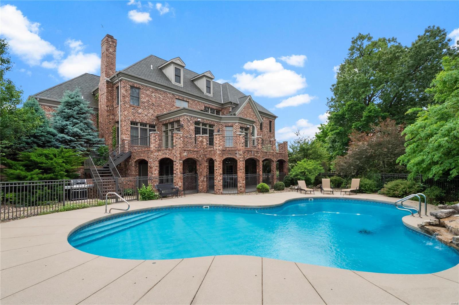 Estates at Far Oaks - Residential