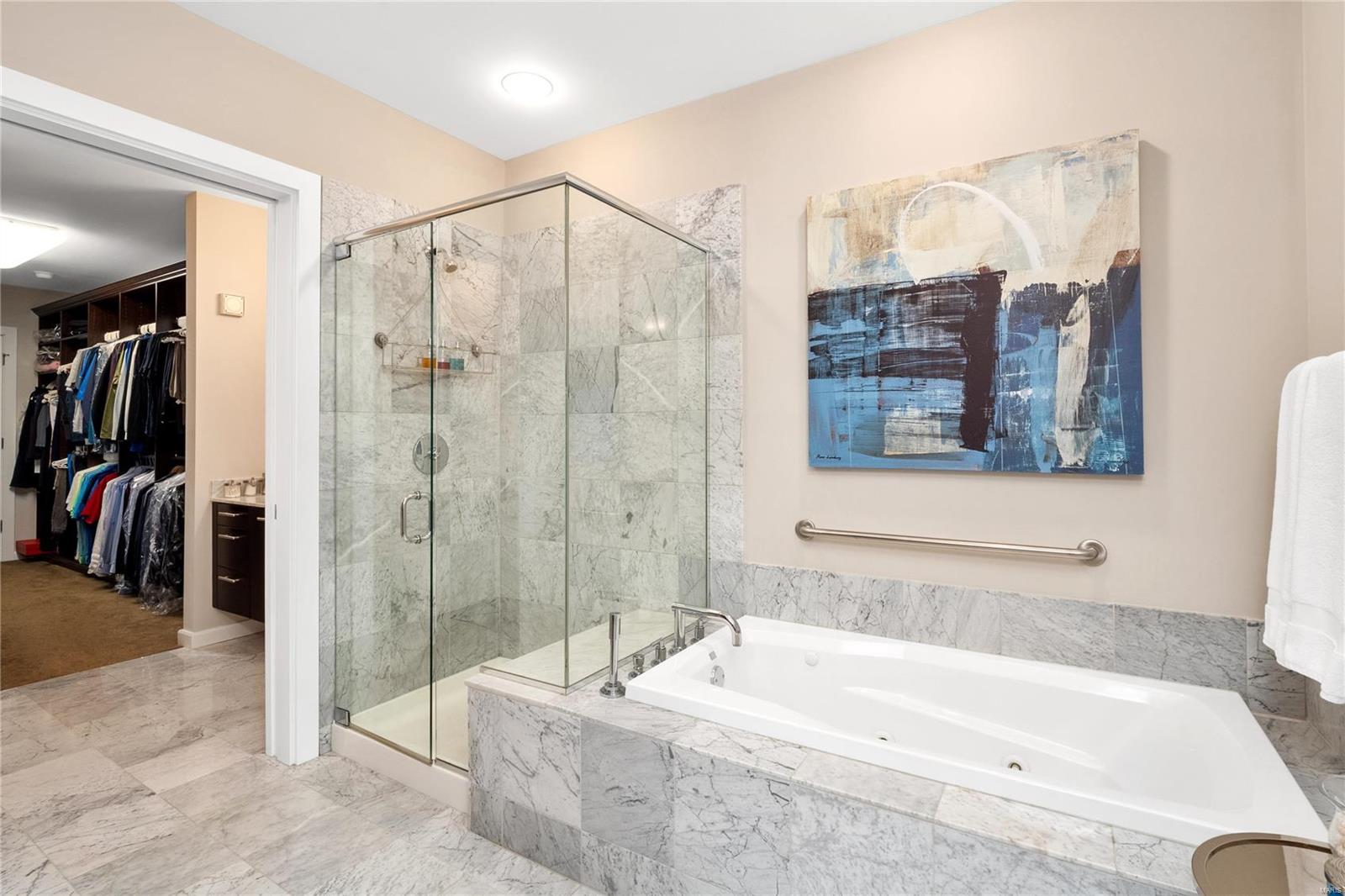 Lindell Blvd Condo - Residential