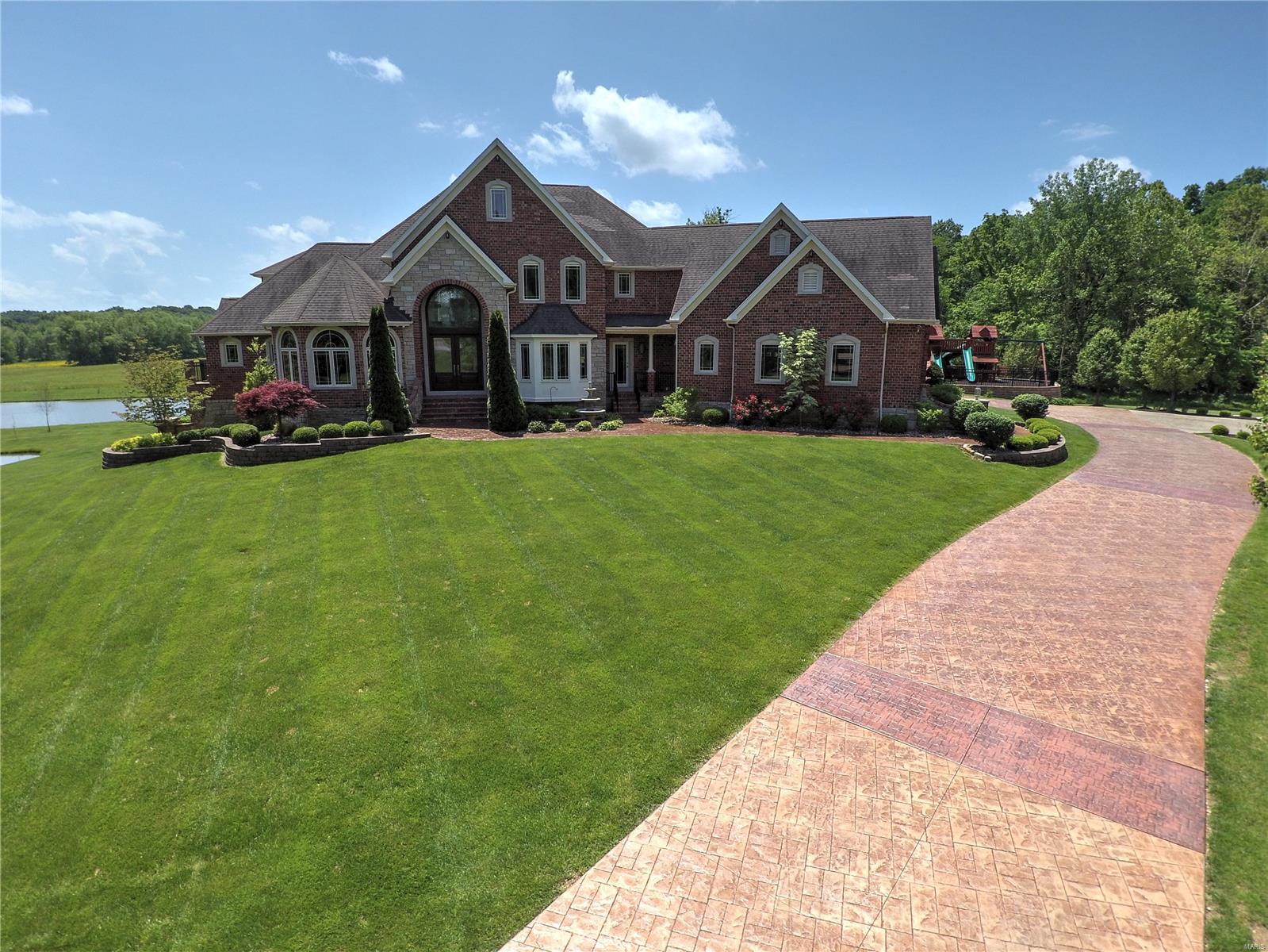Summit Estate - Residential