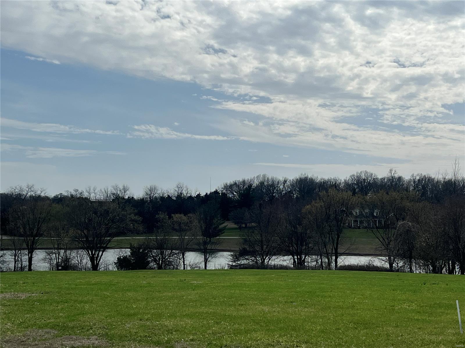 THE LAKES - Land