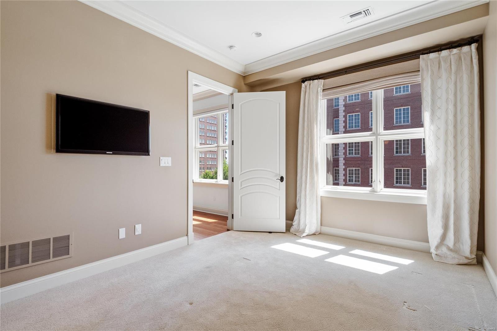 Crescent Condo - Residential