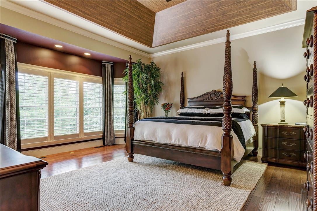 Ladue Court Villas - Residential