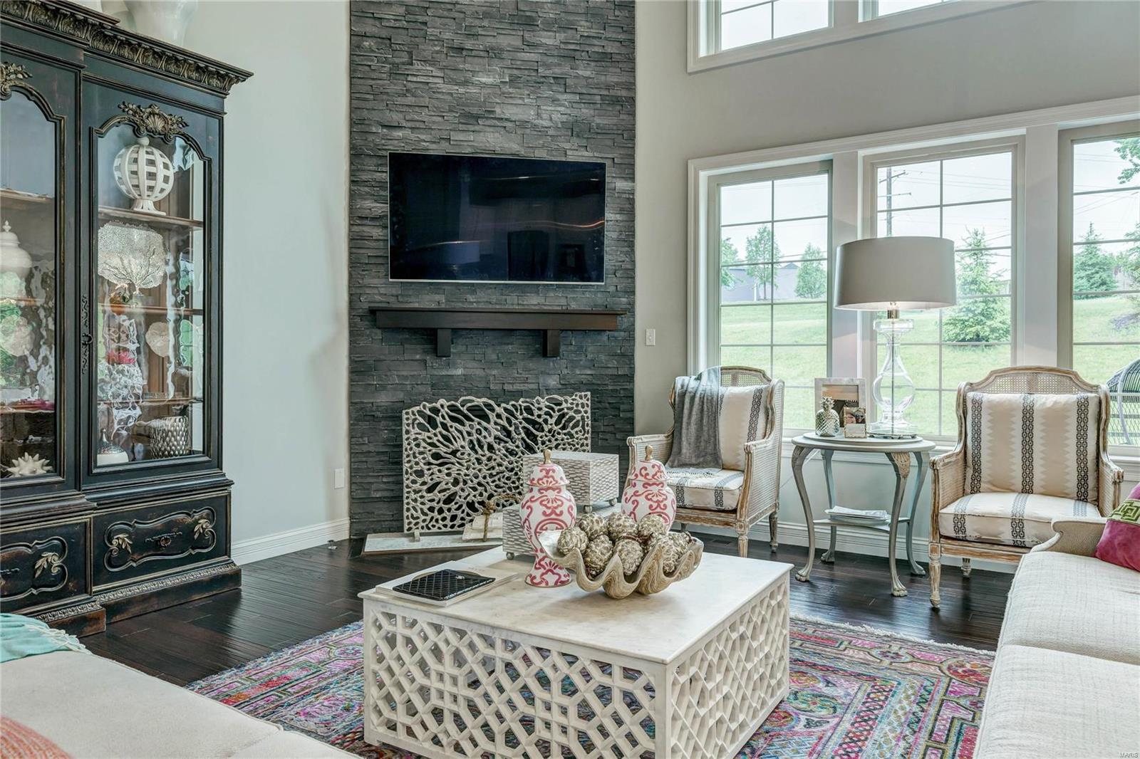 The Woods Of Ladue - Residential