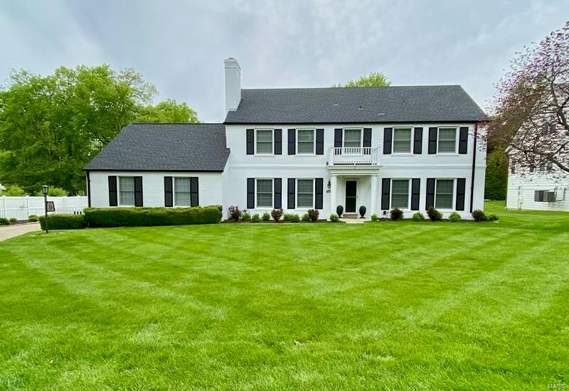 Stunning 6 bed, 3 full 2 half bath home located in Ladue's charming Willow Hill neighborhood. Main floor master, vaulted hearth room, open kitchen, 3 car attached garage, finished lower level. Extensively updated and improved-including a fabulous outdoor room and heated, pebbletec pool.