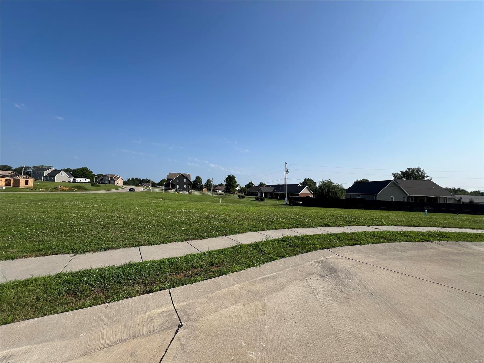 (Lot 7)One of Perryville's newest subdivisions. Building lot for possible walk out basement. Level front yard slopes back. New streets and sidewalks along with streetlights are huge pluses. City utilities are available and ready to connect to. This ideal location offers easy access to I55 and Hwy 51.