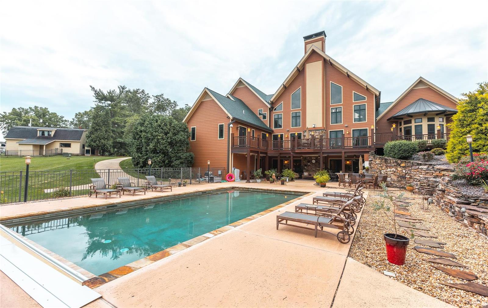 NOT IN A SUBDIVISION - Residential