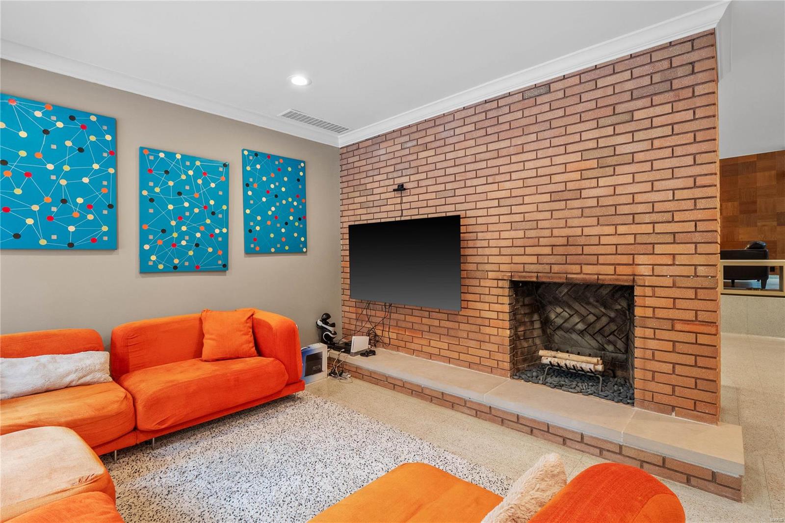 Brazillian Court Add - Residential