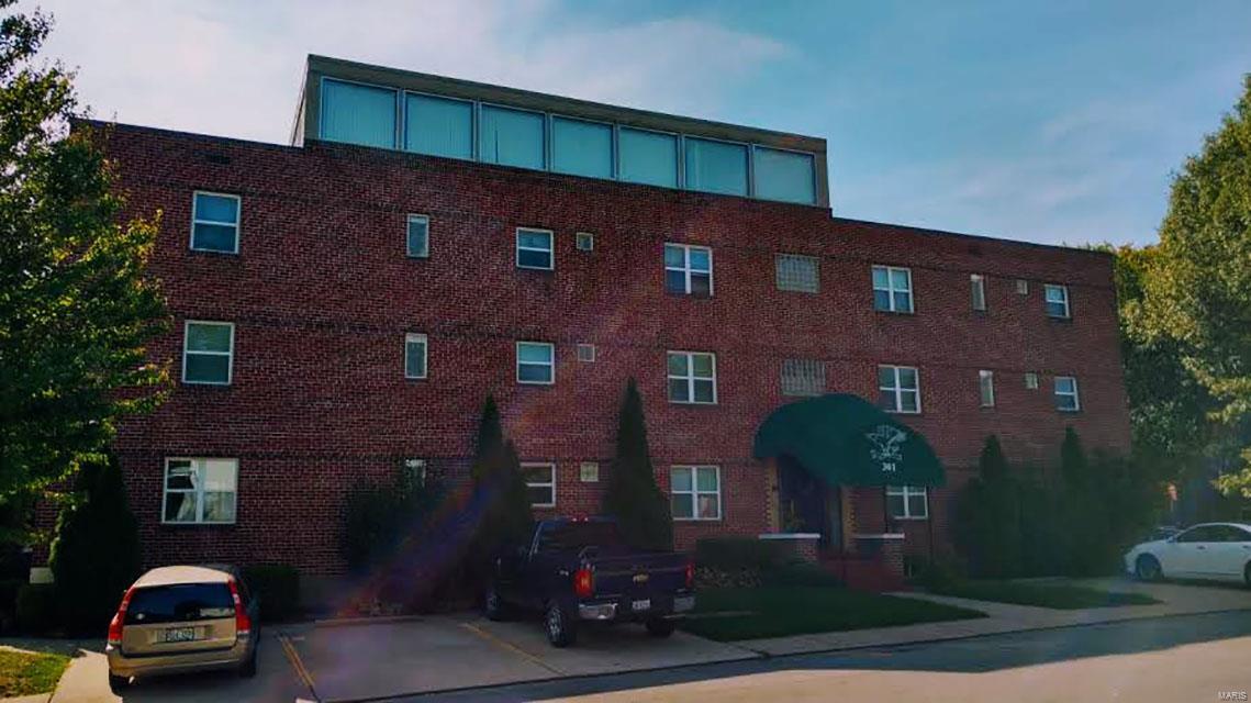 Downtown. Luxury Apartment Building. Total interior renovation. 11 units total. 4 Efficiency (ADA 2),  4  1-Bedroom, 3  2-Bedroom-(1660 sq. ft. each). Penthouse with wet bar, walk-out front private deck and full panoramic window view of downtown, river, bridge. Elevator. Separate storage for each unit. Exercise room. Pre-wired for satellite and cable. Energy efficient construction. Security entry system, intercom, and security lighting. Must give 48 hour showing notice thur agent. Also provide Bank qualifying letter on prospect before apartment can be shown. One of the OWNERS IS A LICENSED REAL ESTATE BROKER.
See File at Office