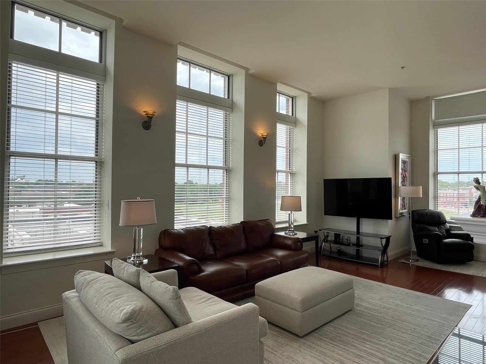 Georgian Condos West Wing - Residential