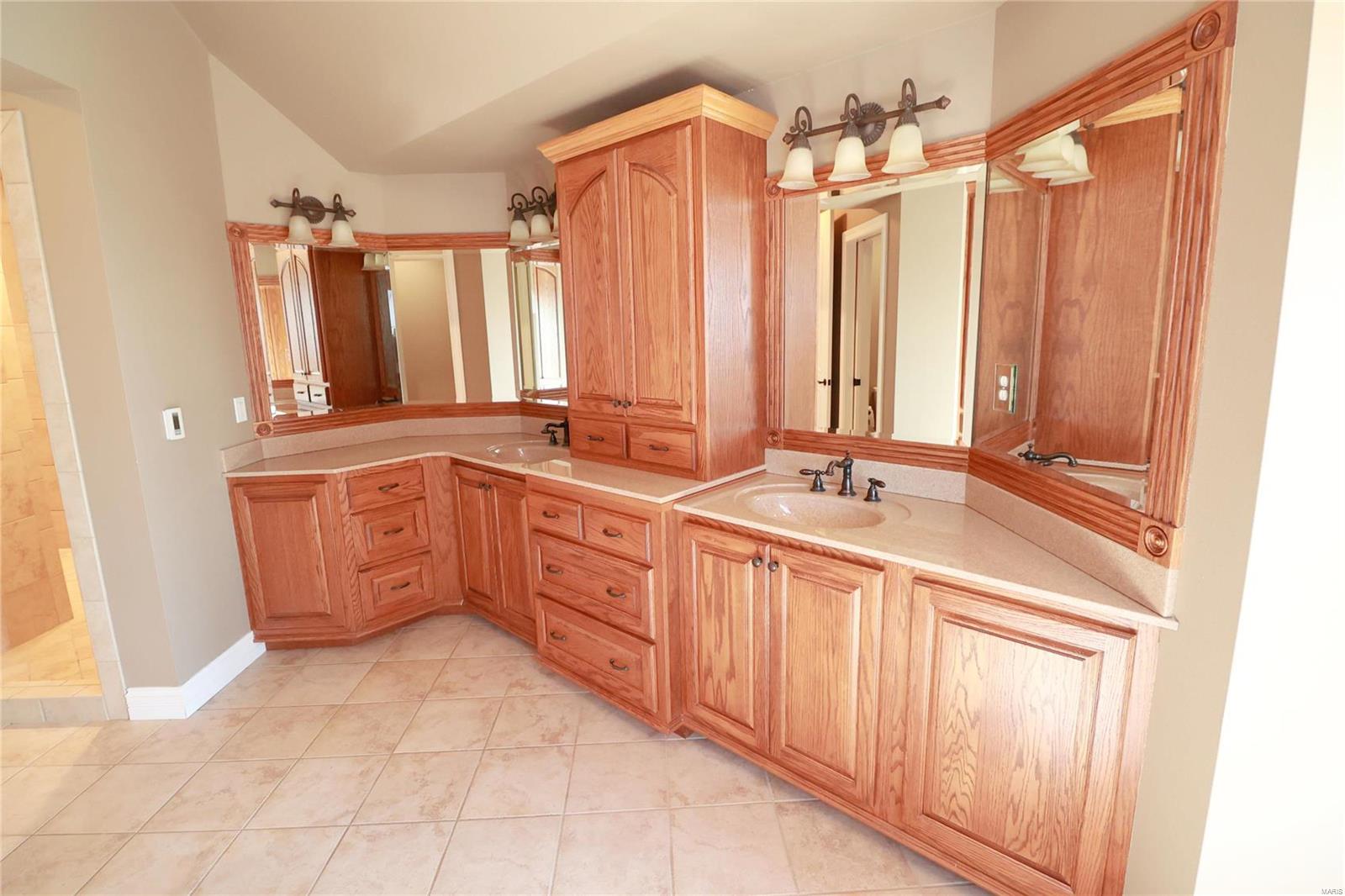 Estates at Far Oaks - Residential