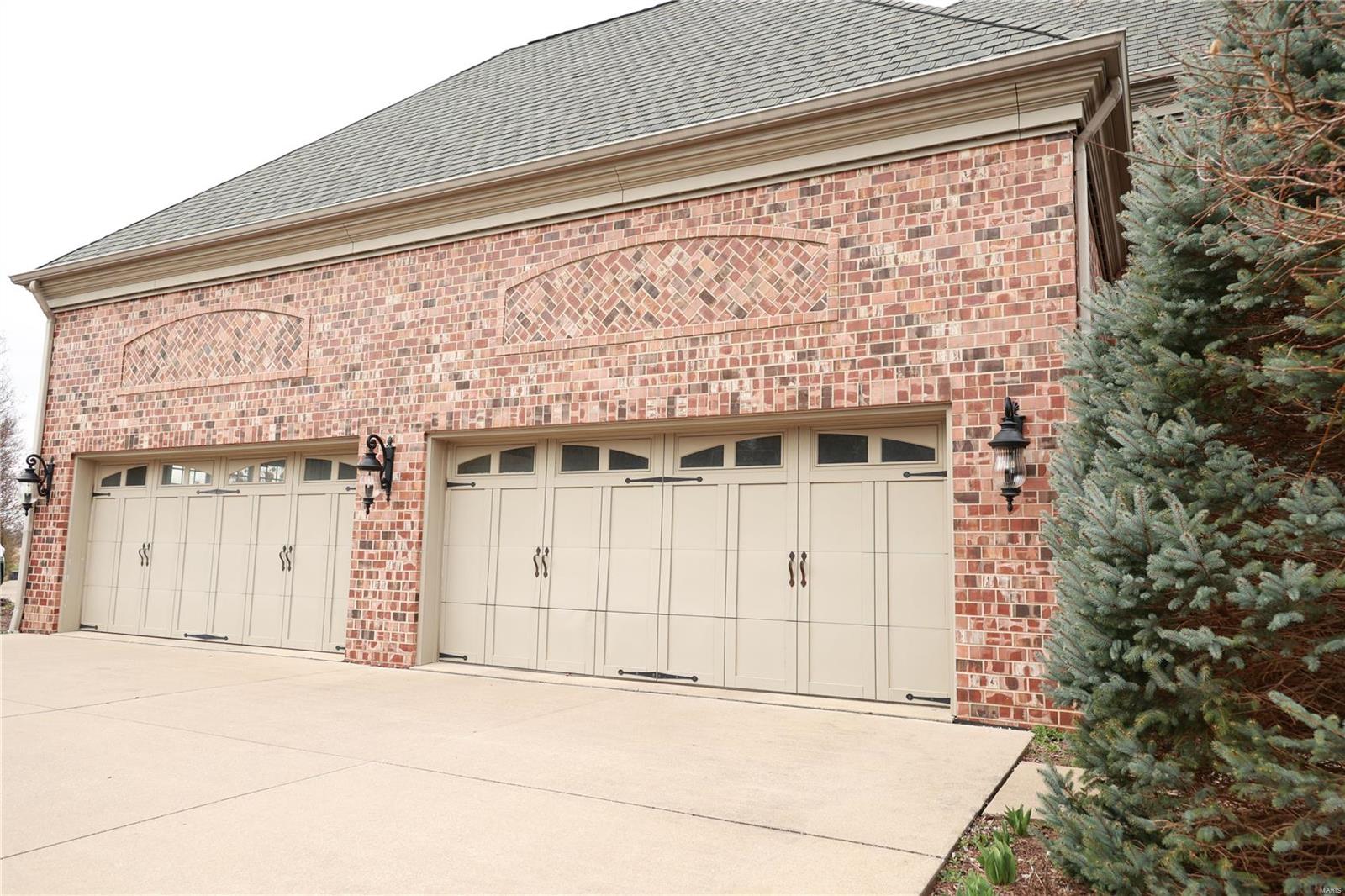 Estates at Far Oaks - Residential