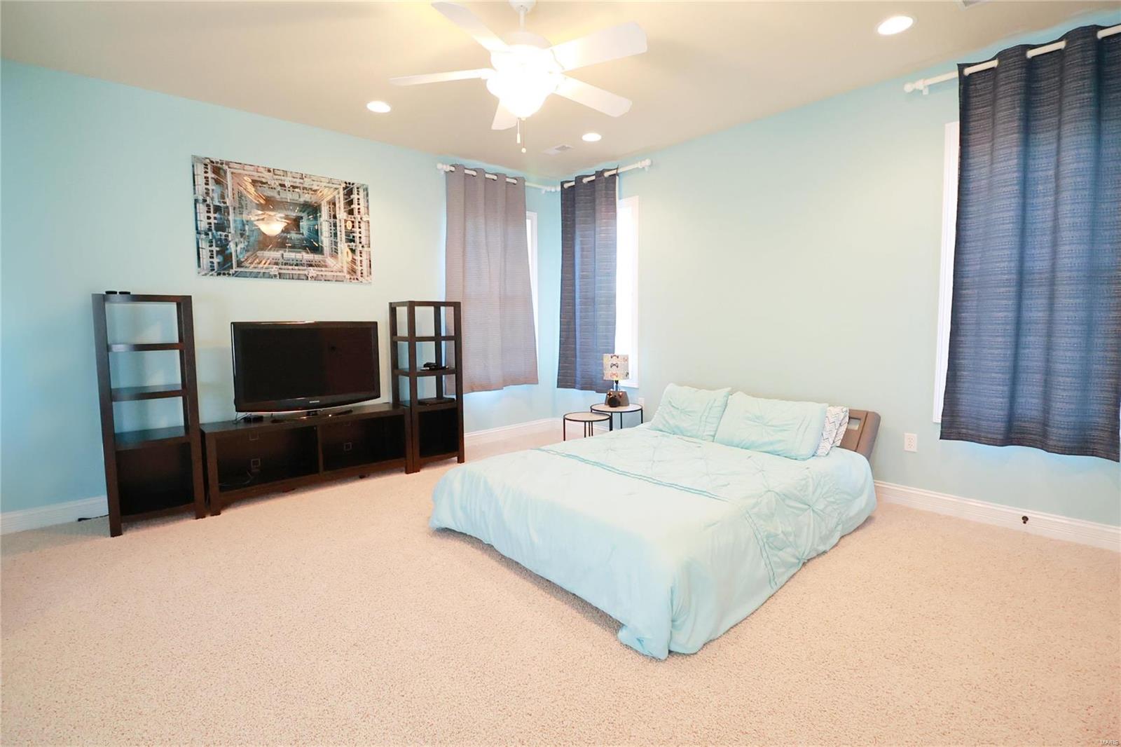 Estates at Far Oaks - Residential