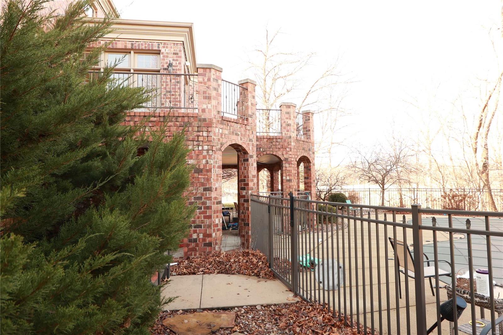 Estates at Far Oaks - Residential