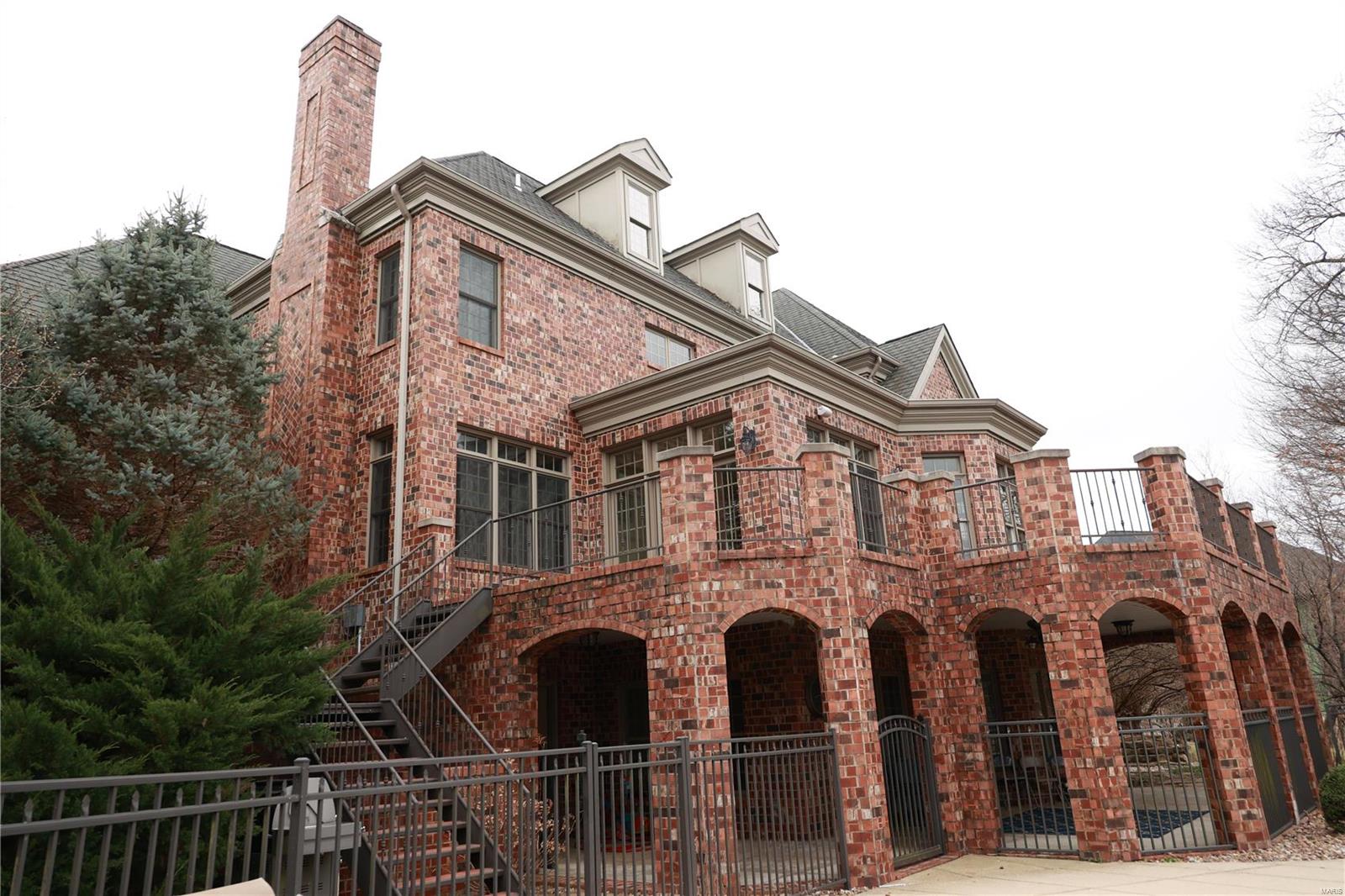 Estates at Far Oaks - Residential