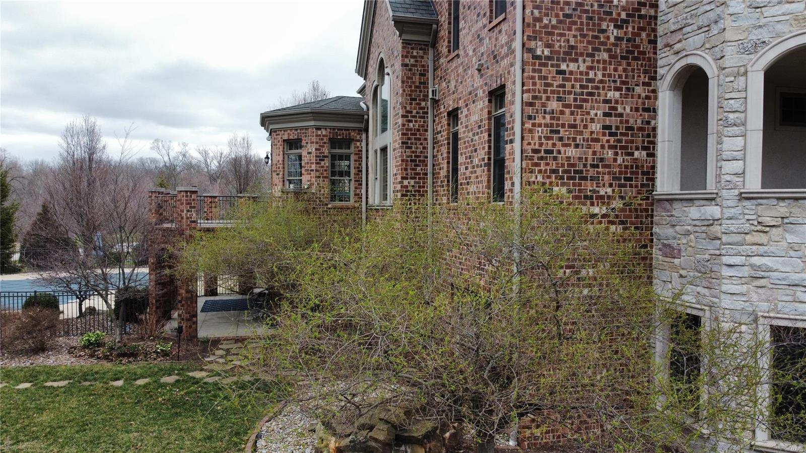 Estates at Far Oaks - Residential