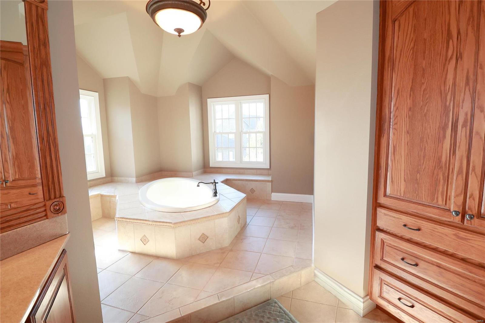Estates at Far Oaks - Residential