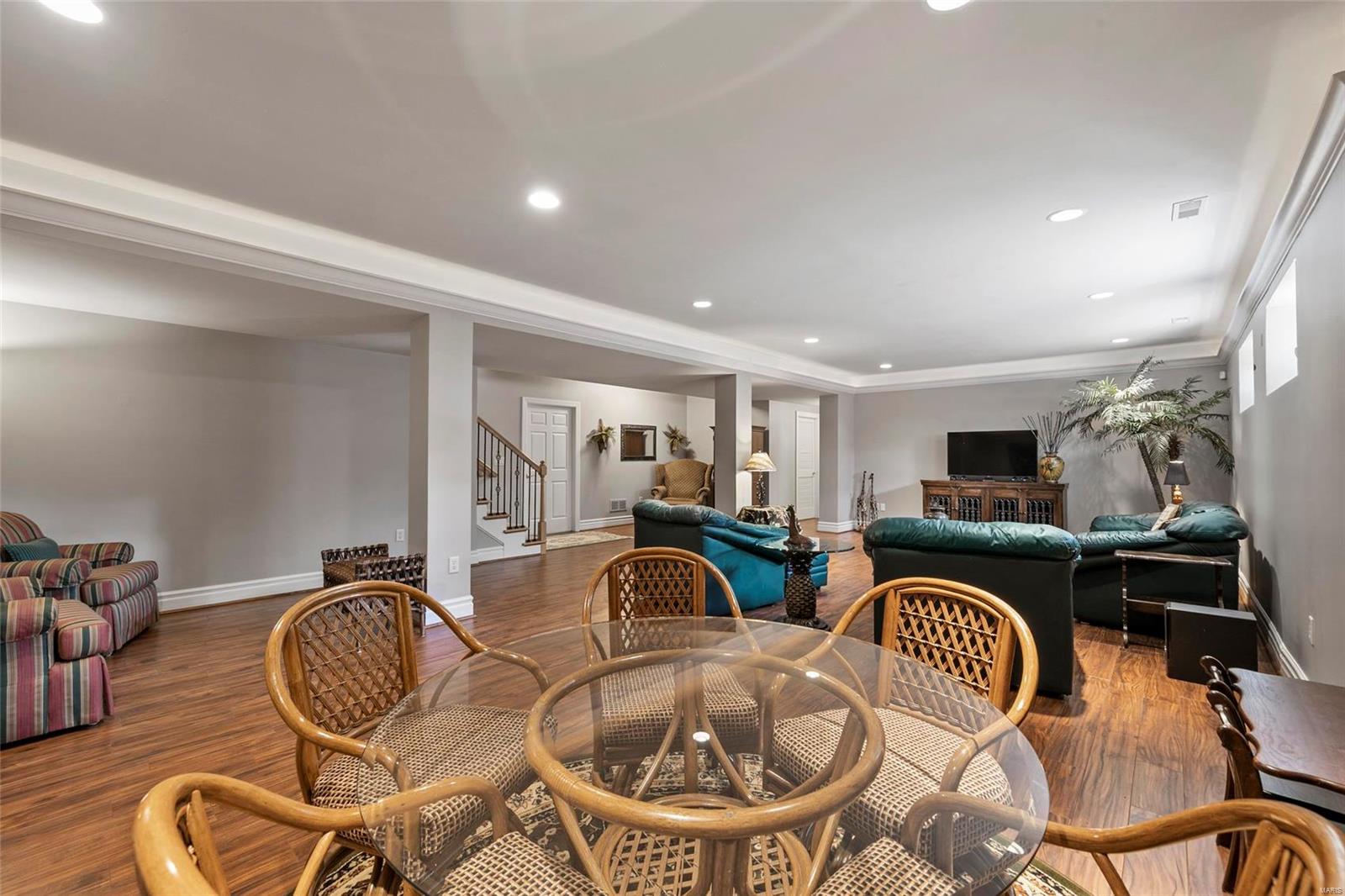 The Villas At Meadowbrook - Residential