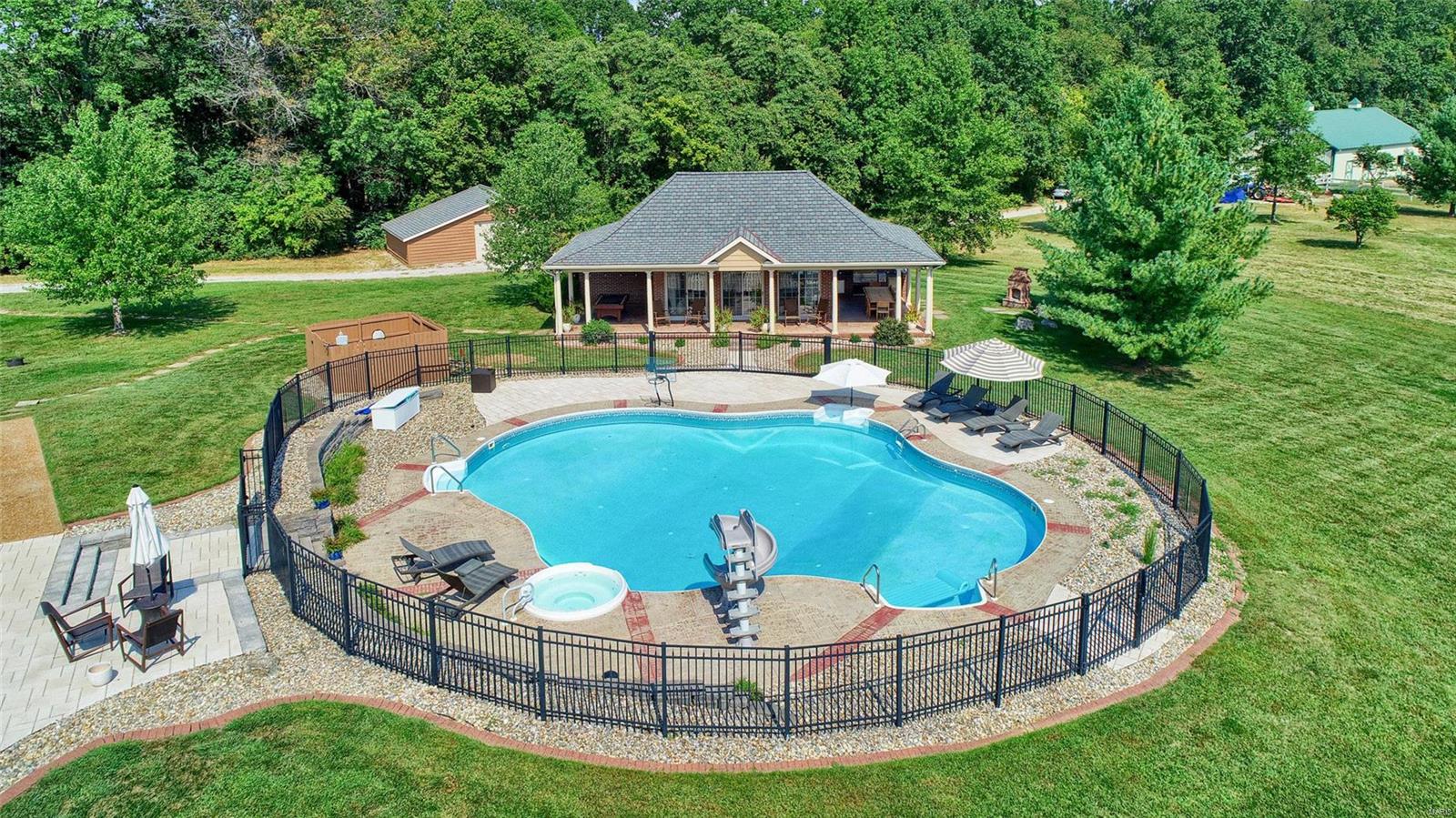 NOT IN A SUBDIVISION - Residential