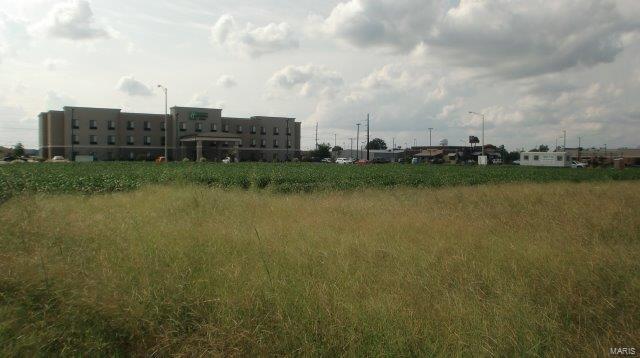 Prime Real Estate located close to the US Highway 60 exit at Sikeston, Missouri. The property borders US Highway 60 (253 feet) and sets directly across from the Holiday Inn. The lot has 306 feet of frontage on Hospitality Dr. and consists of 1.64 Acres.