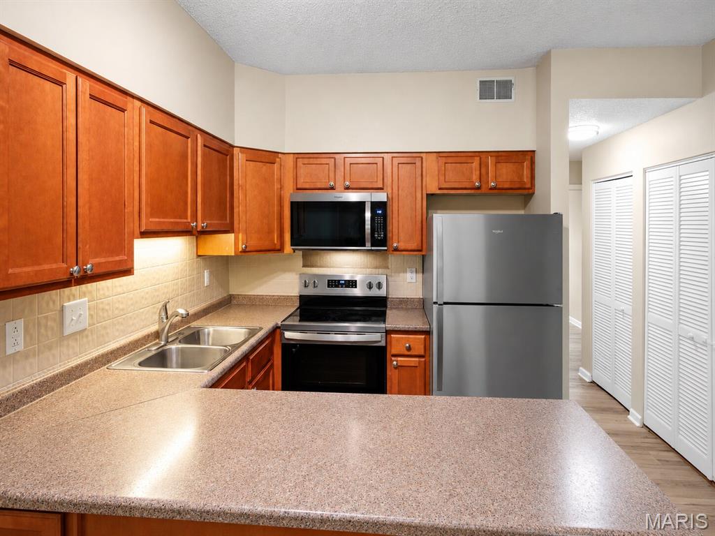 Creve Coeur Station - Residential Lease