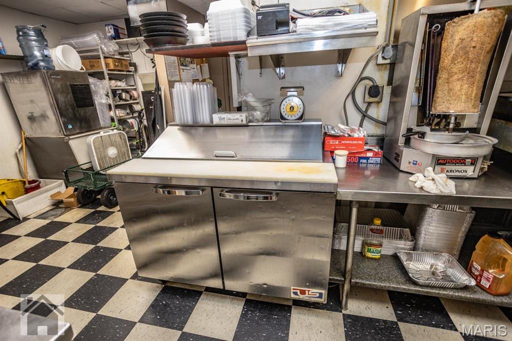 ST. ROBERT INTERSTATE PLAZA No. 9 - Commercial Sale