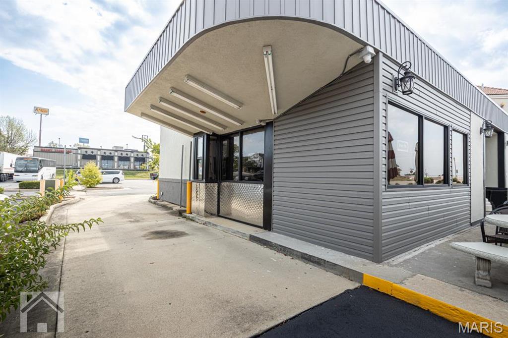 ST. ROBERT INTERSTATE PLAZA No. 9 - Commercial Sale