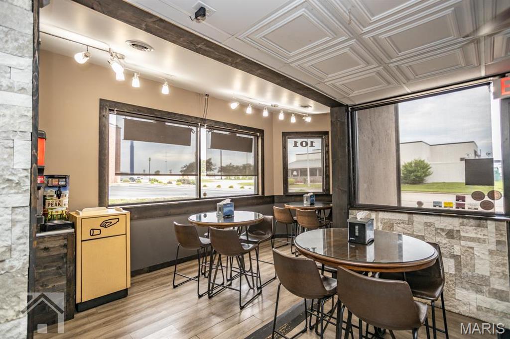 ST. ROBERT INTERSTATE PLAZA No. 9 - Commercial Sale