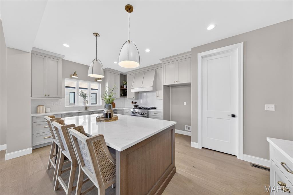 Santino Court - Residential
