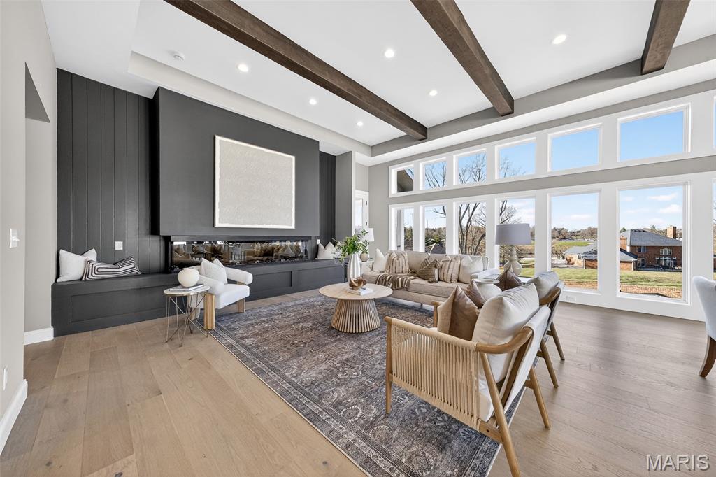 Santino Court - Residential