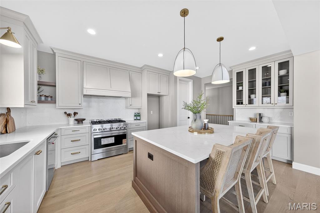 Santino Court - Residential