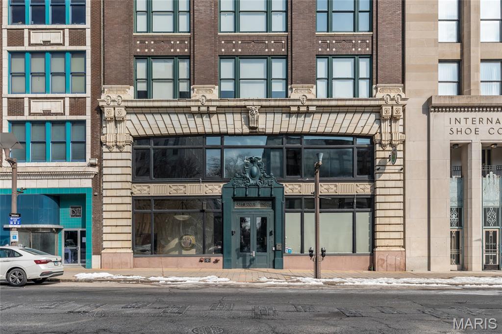 5,324 - 8,422 SF of Restaurant Space with Luxury Finishes
Full Commercial Kitchen with All Equipment Included
Large Bar and Dining room on First Floor 
Large Dining room on Second Floor with Additional Bar
Elevator to Second Floor
Floor to Ceiling Windows on Second Floor 
Restaurant Area 5,324 SF, Additional Bar Area 3,098 SF
Restaurant and Additional Bar Can Be Divided