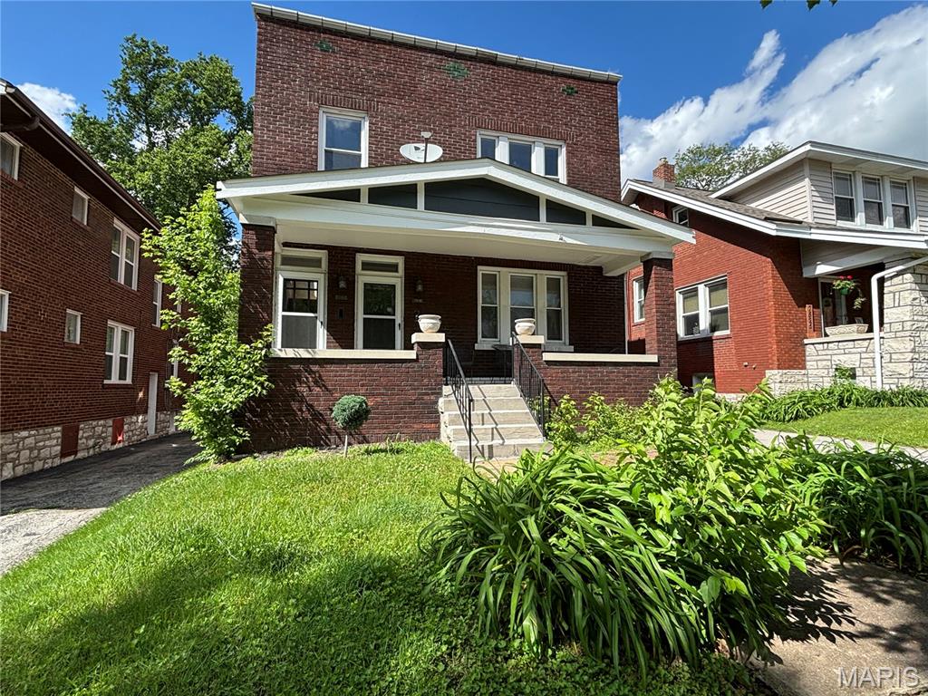 First floor unit in a 2-family flat in Richmond Heights; living, dining, kitchen, 2 bedrooms plus a sunroom. Lovely wood floors throughout with original stained woodwork. Covered front porch; basement with separate washer/dryer for each unit and storage; detached garage with 1 space per unit. Brick patio. Excellent location in Westmoor Park. Note: The main bedroom is large and includes a sun room. The other bedroom is smaller - so please don't think of this as a potential split between equals - it works much better for a couple but could work for roommates - but it's not an even split.

Owner pays for water and sewer. Renter is responsible for gas and electric.  First and last month's rent plus security deposit are due at signing. Small pets (1 only - up to 20 pounds) permitted. No smoking allowed. Unit is freshly updated and available for occupancy.