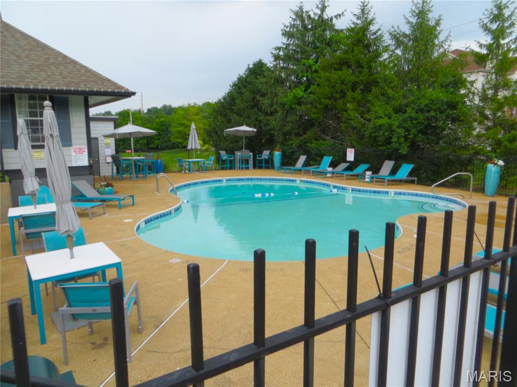 Cross Creek Condo Ph One Area - Residential